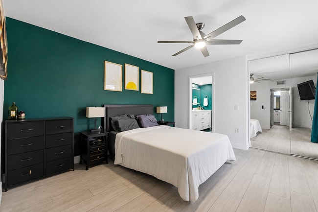 Photo - 1017 10th Way