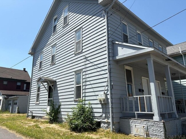 114 1/2-114 1/2 I St