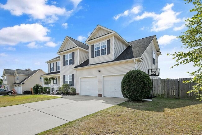 Photo - Stunning 4 Bed 3.5 Bath Home with Bonus Ro...