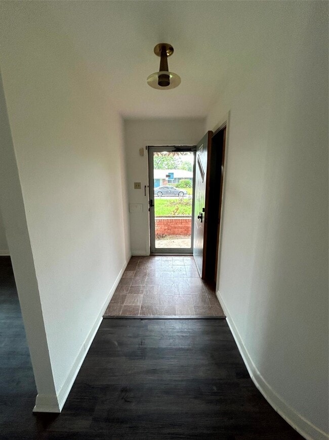 Photo - 1902 Gillette St