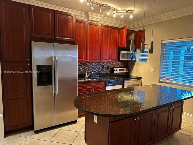 Photo - 2895 NE 32nd St Unit 305