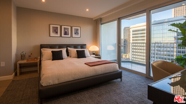 Building Photo - 2025 Ave of the Stars Unit 201 Rental