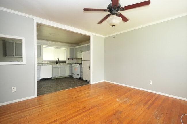 Photo - 2912 Cedarhurst Dr