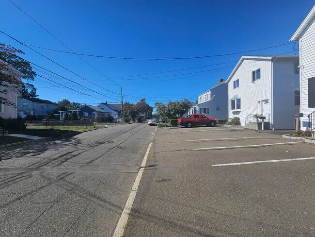 Photo - 72 Rippowam Rd