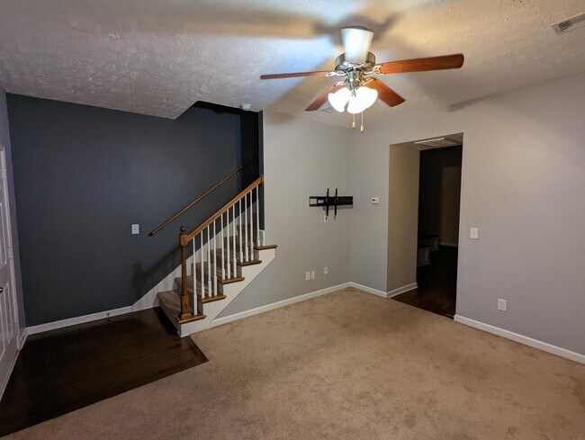 Photo - 832 Lower Park Pl