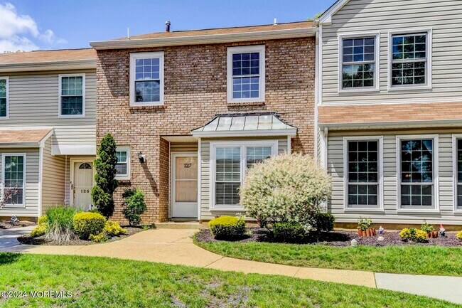 Photo - 127 Bedford Pl Condo