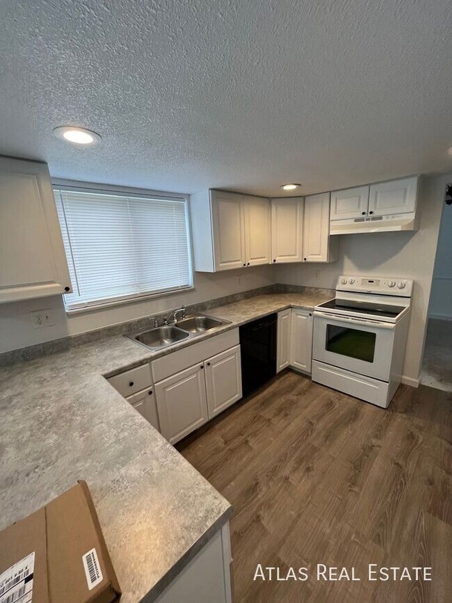 2353 S Dillon St House House Rental in Aurora, CO