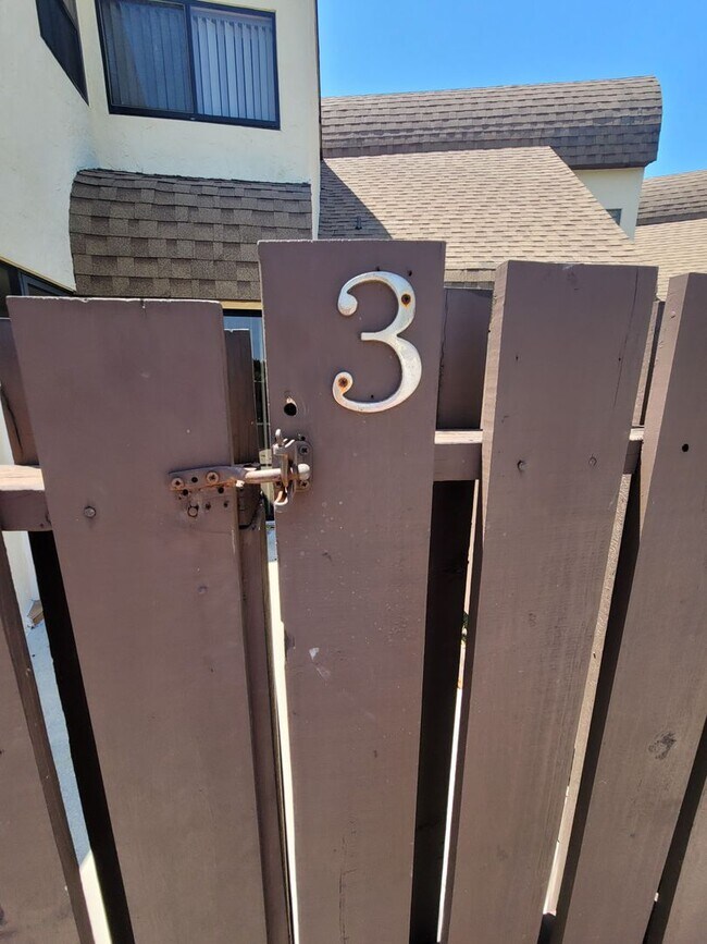 Photo - Condo for rent Unit 2C