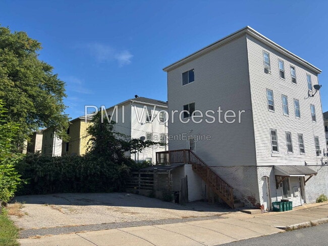 Building Photo - 174 Ingleside Ave Unit 2