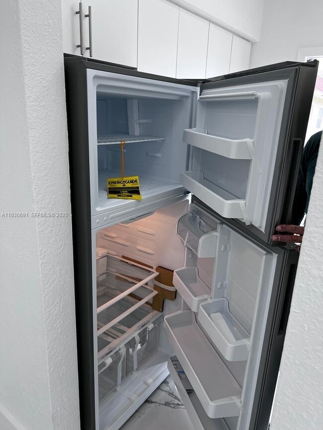 Photo - 1131 SW 7th St Unidad 3