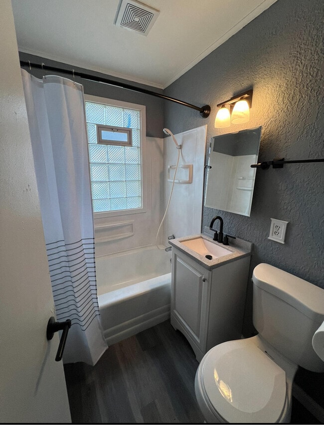 Photo - 3835 S 17th St