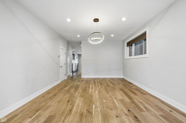 Photo - 1042 S Oakley Blvd