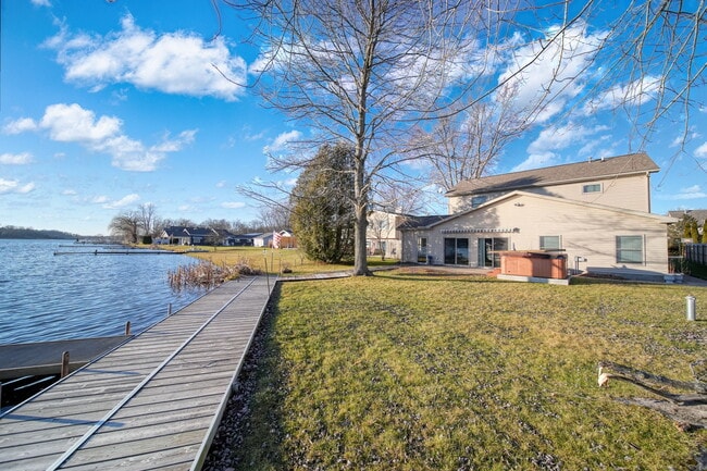 Photo - 504 Olcott Lake Dr