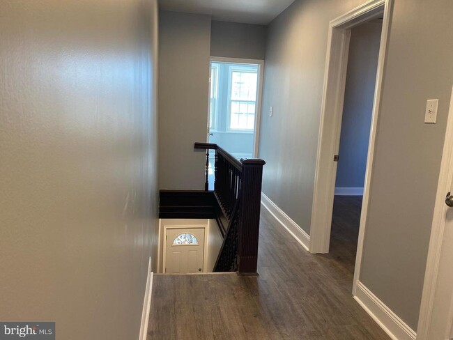 Building Photo - 1223 W Silver St Rental