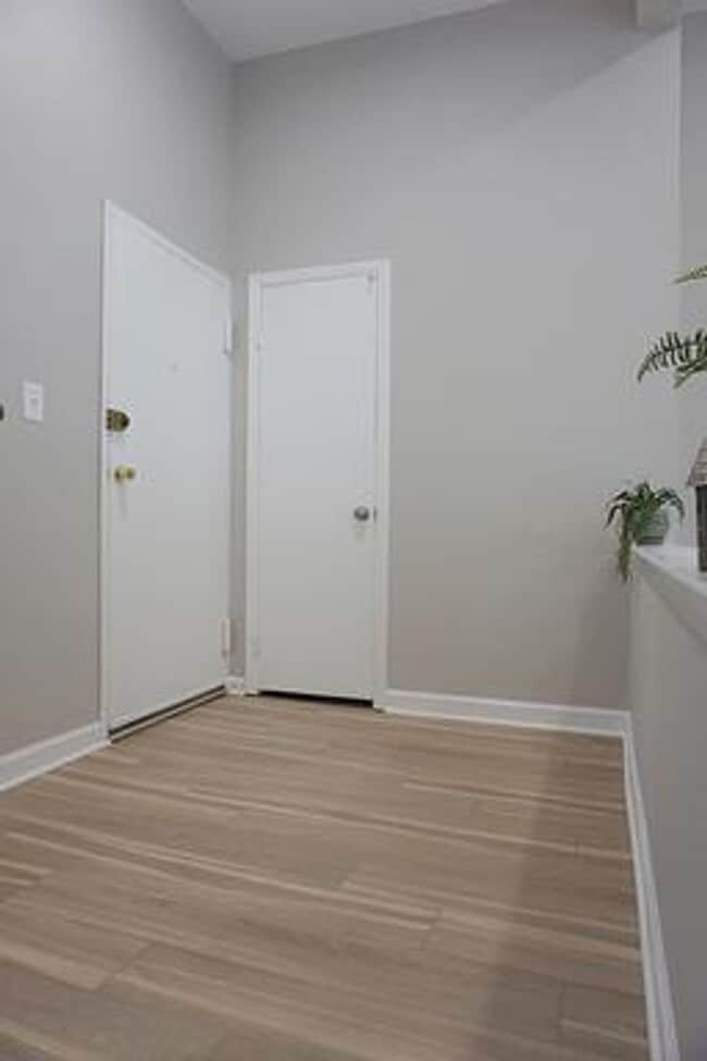 Photo - Beautifully Remodel Top-Level Condo!