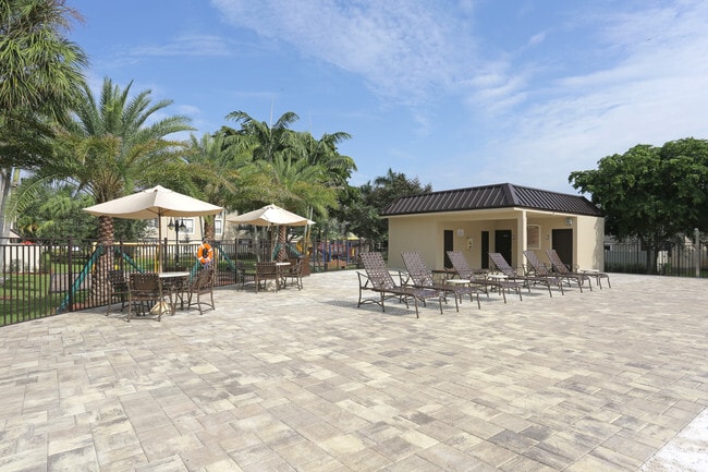 Sunset Palms Apartments