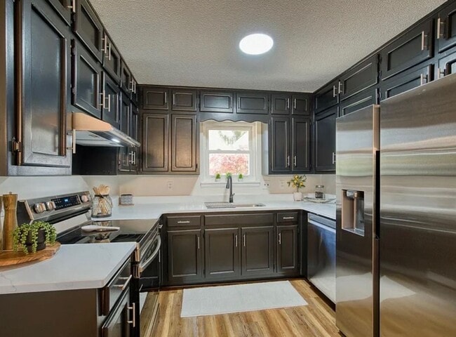 Photo - 1911 Glen Davis Ln