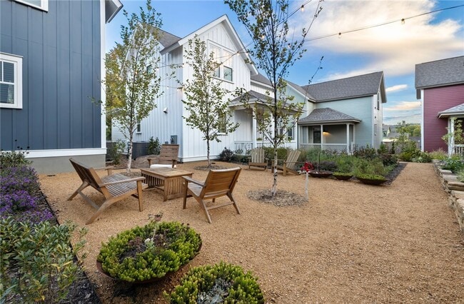 Photo - 267 E 11th St