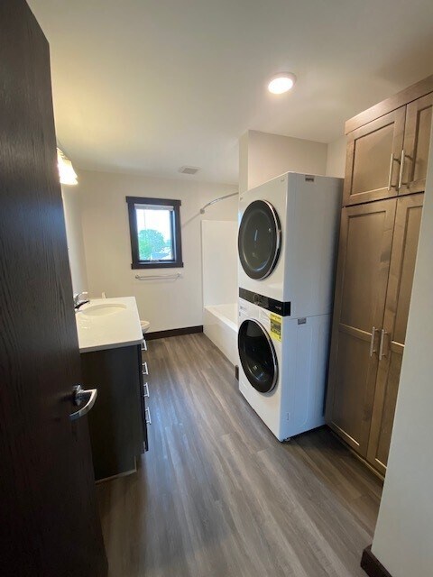 Photo - 2415 Cass St