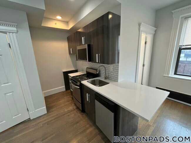 Photo - 11 Queensberry St Unit 37