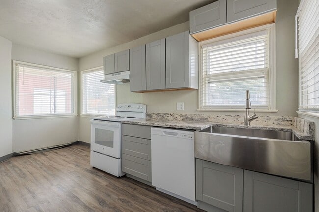 Photo - 1717 Cannell Ave