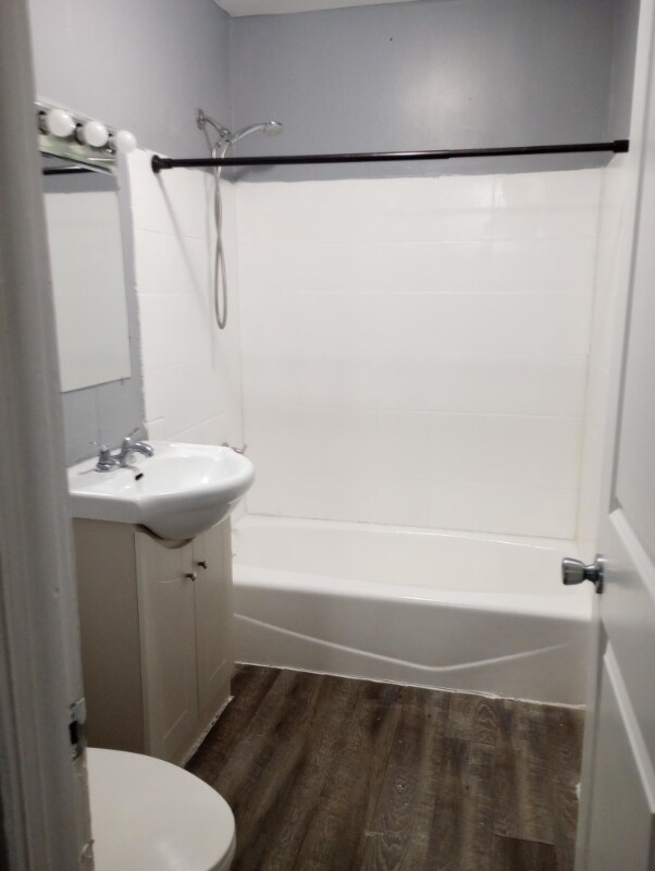 Photo - 448 W División St Unit 1