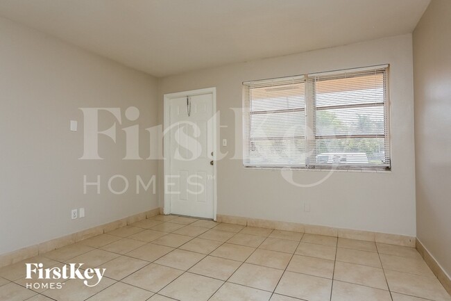 Photo - 1901 SW 67th Terrace
