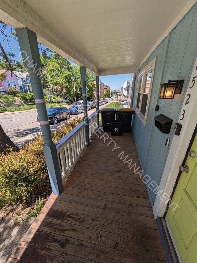 Photo - 3 Bedroom Home, conveniently located near UMKC!