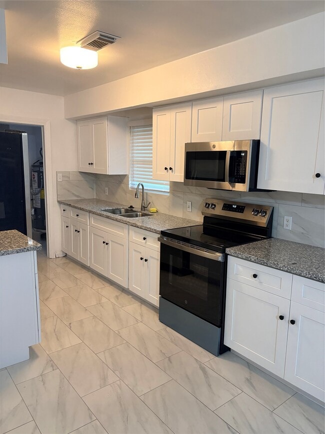 Photo - 4110 Wuthering Heights Dr