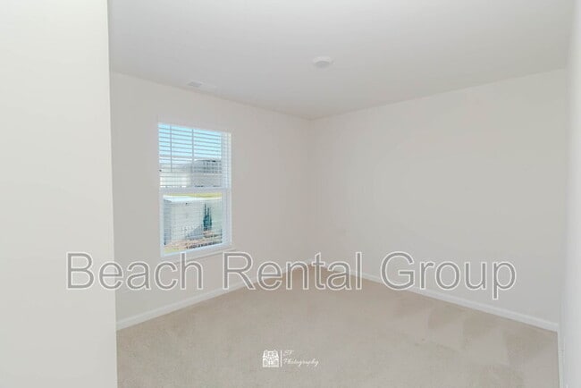 Photo - 286 Jeff Waters Cir