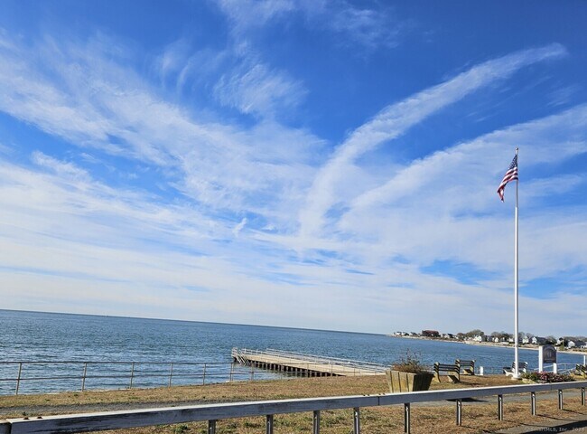 Photo - 422 Maple Ave