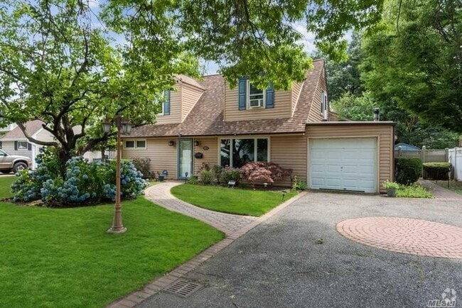 Building Photo - 341 Pin Oak Ln Rental