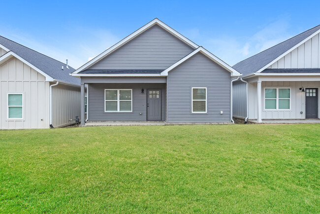 Photo - 16309 Taylor Loop Rd House