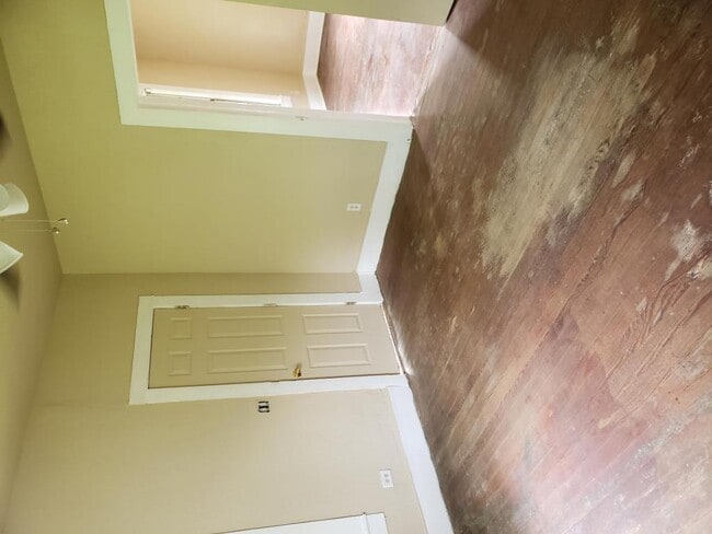 Photo - 319 E Nelson St