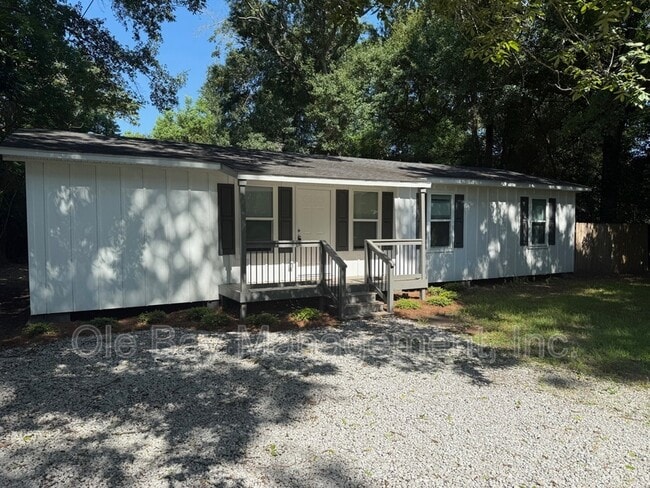 Building Photo - 3212 Riverside Dr Rental
