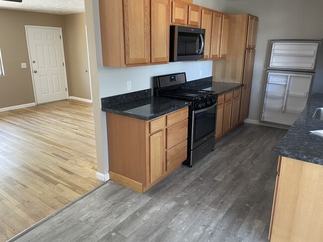 Photo - 69 N Allen St