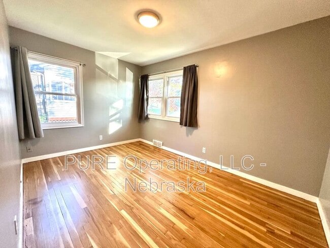 Photo - 5906 Pratt St