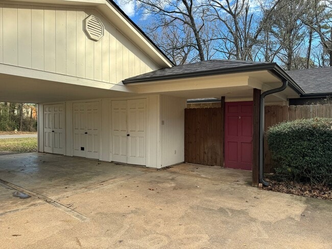 Photo - 636-638 Town Oaks Unidad 638