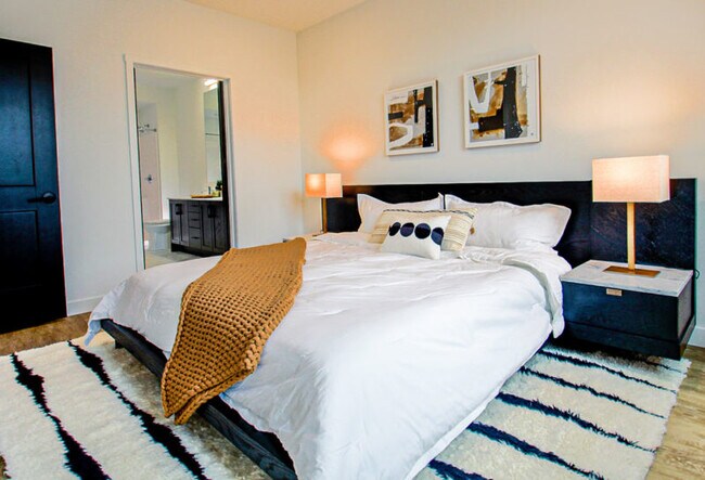 Photo - 320 East College Avenue