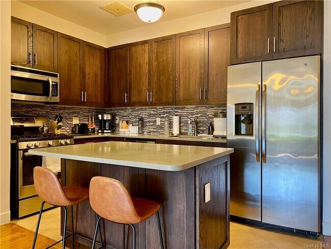 Photo - 90 Bay Street Landing Unidad 2G