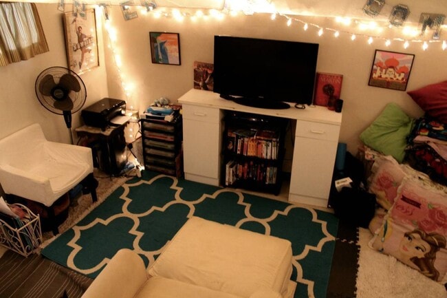 Photo - Well-maintained Passyunk Square 3 Bedroom ...