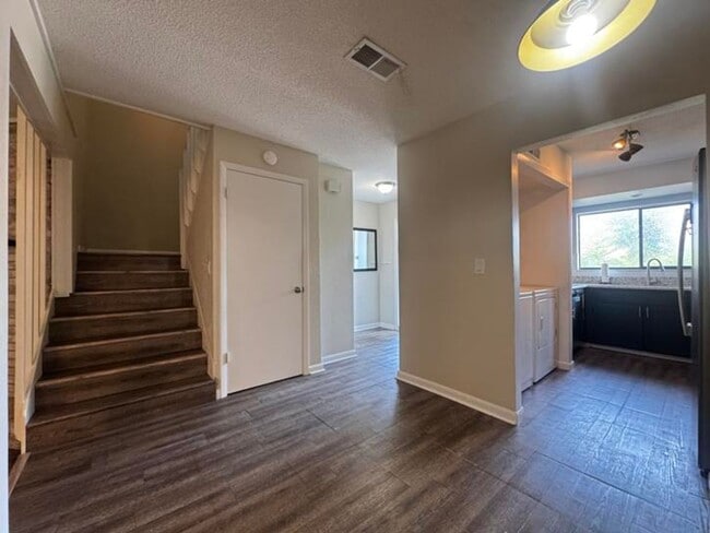 Photo - 29 Fair Oaks Cir