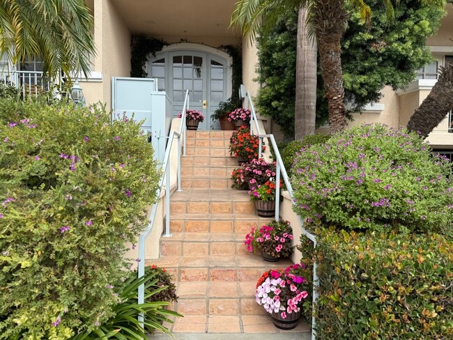 Building Entrance - Plymouth Apartments