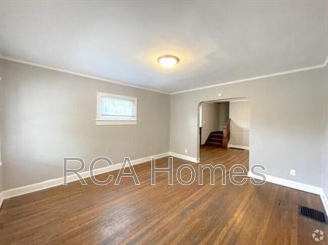 Building Photo - 509 N Bradley Ave Rental
