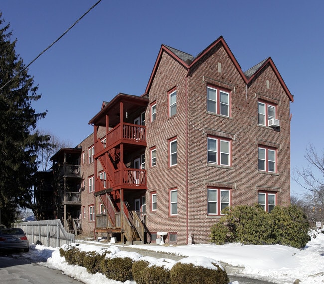 Photo - 1687 Broad St