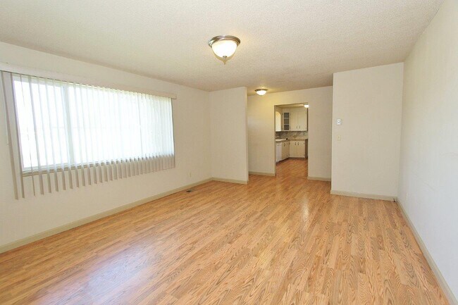 Photo - 23750 Fox Ave