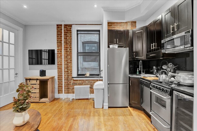 336-338-338 E 18th St Unit SI ID1250778P