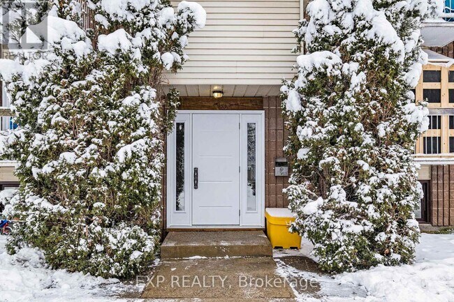 Photo - 875 Laurier St