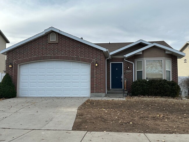 Spacious West Jordan Home Available! - Spacious West Jordan Home Available!