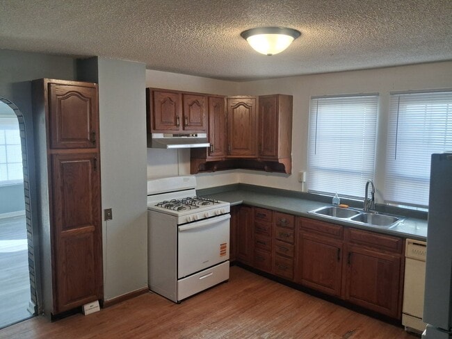 Photo - 2005 E Laurel St